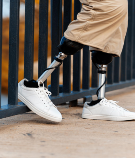 How Prosthetic Feet and Knees Work | Types & Biomechanics Guide