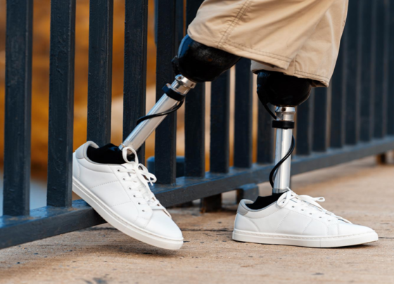 How Prosthetic Feet and Knees Work | Types & Biomechanics Guide